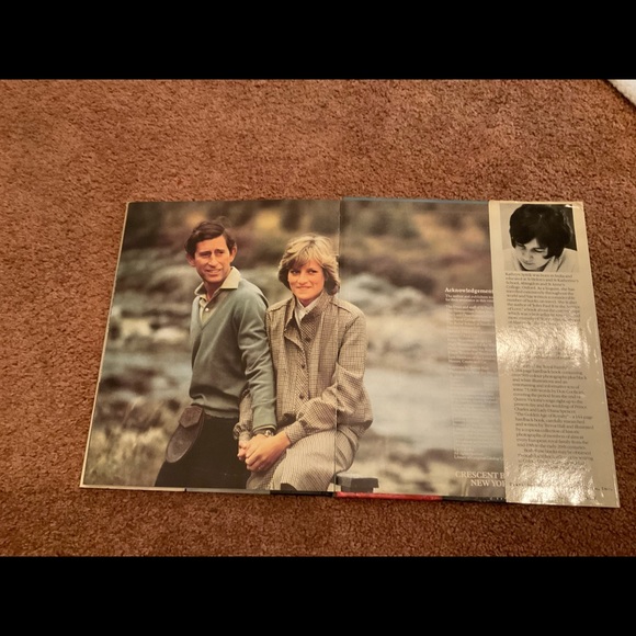 Invitation to a Royal Wedding book Diana and Charles - Picture 6 of 8